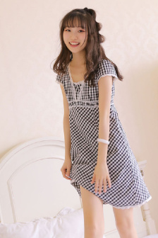 年轻的善良的女教师2